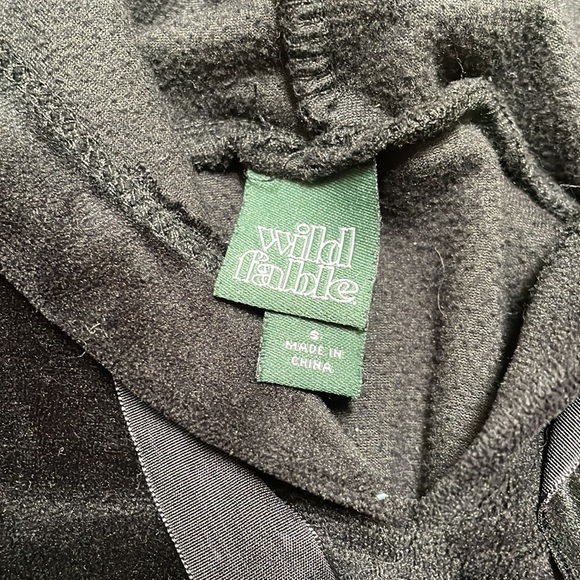 Wild Fable black velvet hoodie sweatshirt size small - Picture 5 of 9
